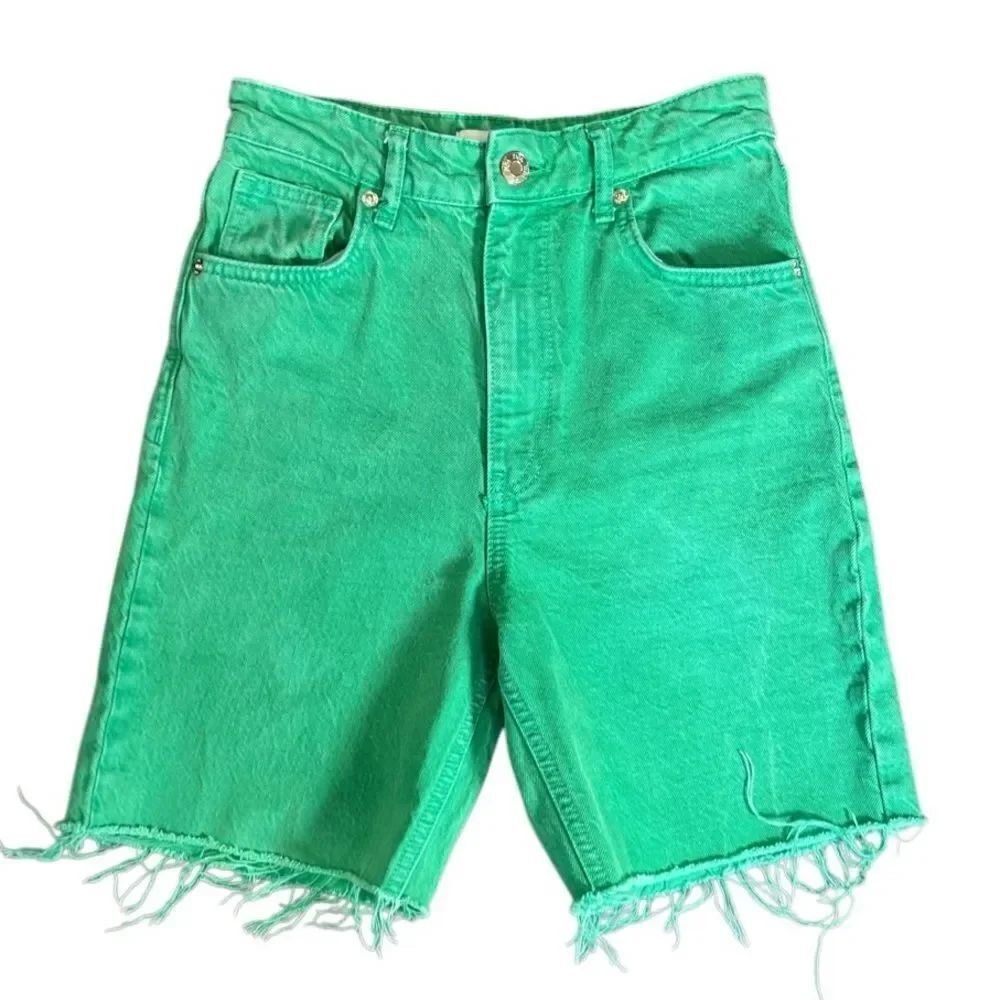 Zara Ultra high waist Bermuda Cut off jean shorts Green Size 2